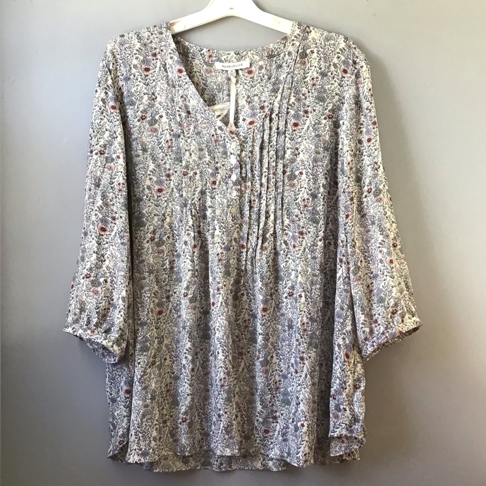 NWT ROSE+OLIVE Women’s Plus Size Floral Print V-Neck Pleated Tunic Blouse Top-3X